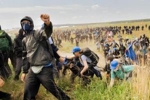 10 mai 2024, Gruenheide, Brandenburg, Germania: Aproximativ 800 de activiști au încercat să intre în uzina Tesla Gigafactory., Foto: Benedict Bettermann / Zuma Press / Profimedia