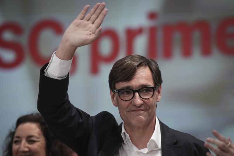 Salvador Illa i-a condus pe socialiștii spanioli către o victorie electorală mare în Catalonia, Foto: Emilio Morenatti / AP / Profimedia