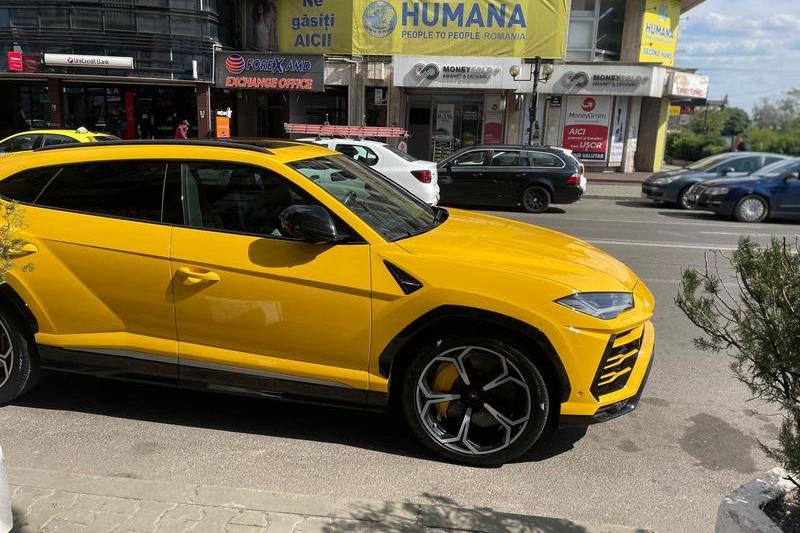 Automobilul Lamborghini despre care PSD Prahova susține că-i aparține lui Iulian Dumitrescu, Foto: Facebook PSD Prahova