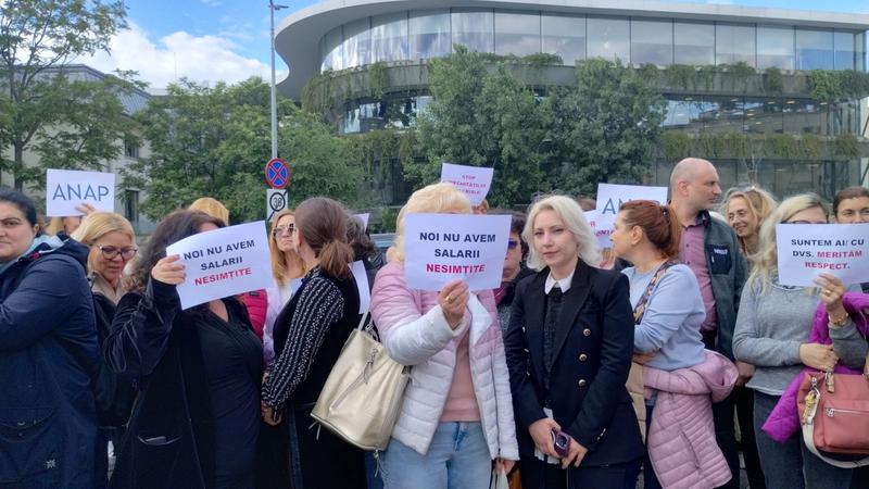 Protest spontan la Guvern, Foto: Hotnews