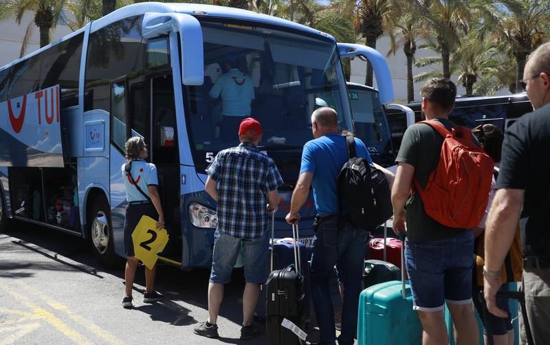 Autocar al TUI, Foto: Clara Margais / DPA / Profimedia