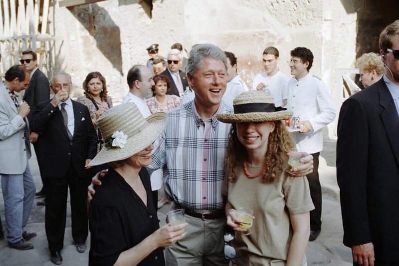 Bill Clinton la Napoli in 1994 pentru summitul G7, Foto: Massimo Sambucetti / Associated Press / Profimedia Images