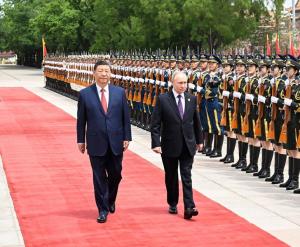 Președintele chinez Xi Jinping îl primește pe Vladimir Putin la Beijing, joi 16 mai 2024., Foto: Rao Aimin / Xinhua News / Profimedia
