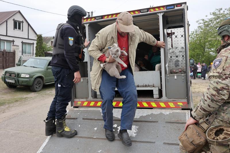 Război în Ucraina: Civili evacuați din Vovchansk, regiunea Harkov, Foto: Vyacheslav Madiyevskyy / UkrInform / Profimedia