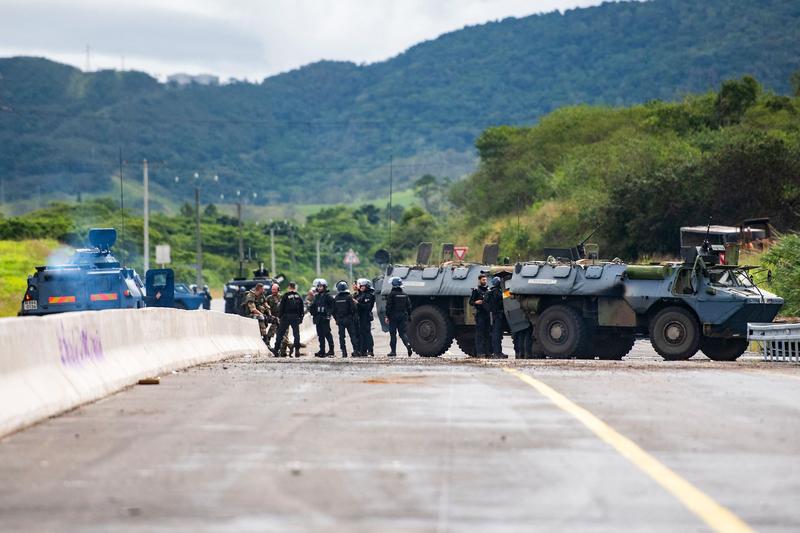 Forțele franceze încearcă să preia controlul în Noua Caledonie, Foto: Delphine Mayeur / AFP / Profimedia Images