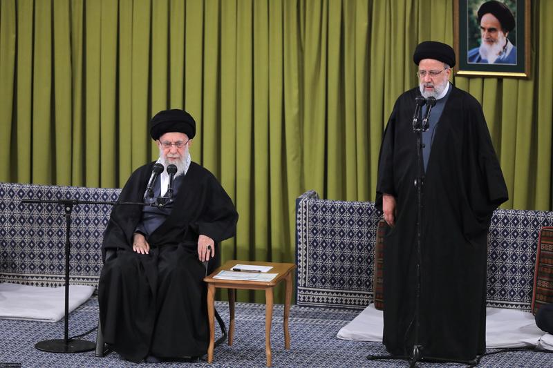 Liderul suprem iranian, ayatollahul Ali Khamenei și președintele iranian Ebrahim Raisi, la Teheran / Fotografie nedatată , Foto: Iranian Presidency / Zuma Press / Profimedia