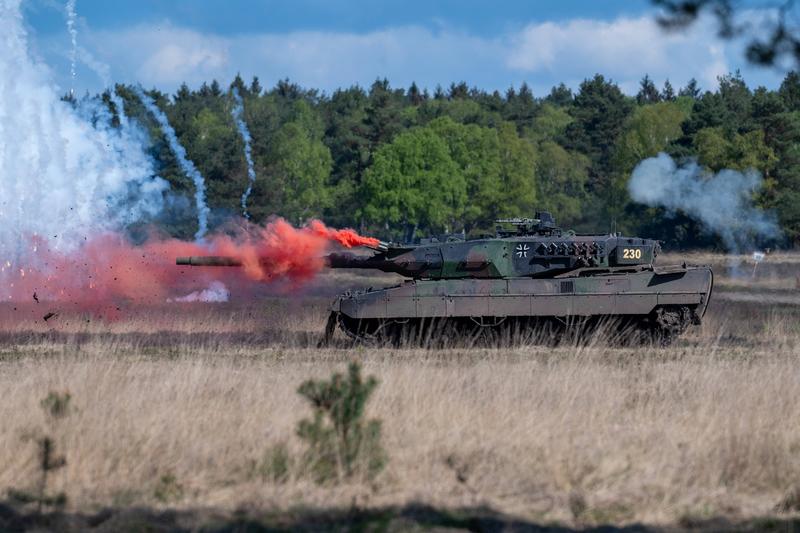 Tanc de luptă Leopard 2 A6, în zona de antrenament din Munster, Germania, 18 aprilie 2024., Foto: Malte Ossowski-Sven Simon / Imago Stock and People / Profimedia