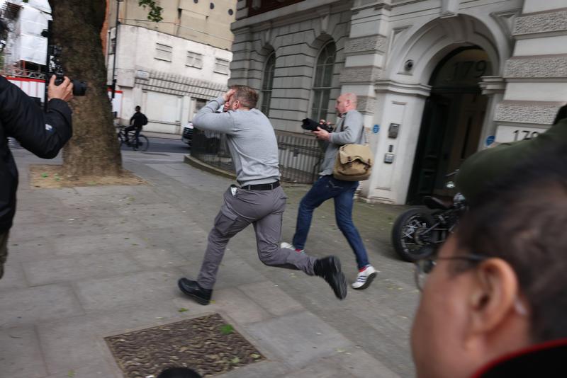 Matthew Trickett a fost gasit mort. In fotografie era surpins in timp ce fugea de presa in fata instantei care l-a eliberat dupa ce a fost acuzat de spionaj pentru China, Foto: Shing Hei Yip / Alamy / Alamy / Profimedia