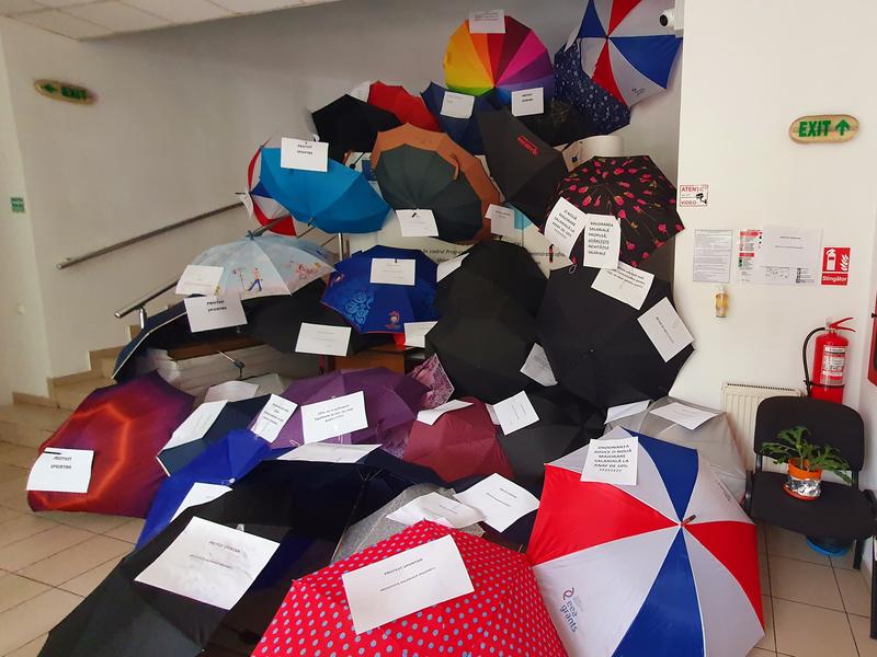 Protest cu umbrele la Guvern, Foto: Sindicatul angajaților din Guvern