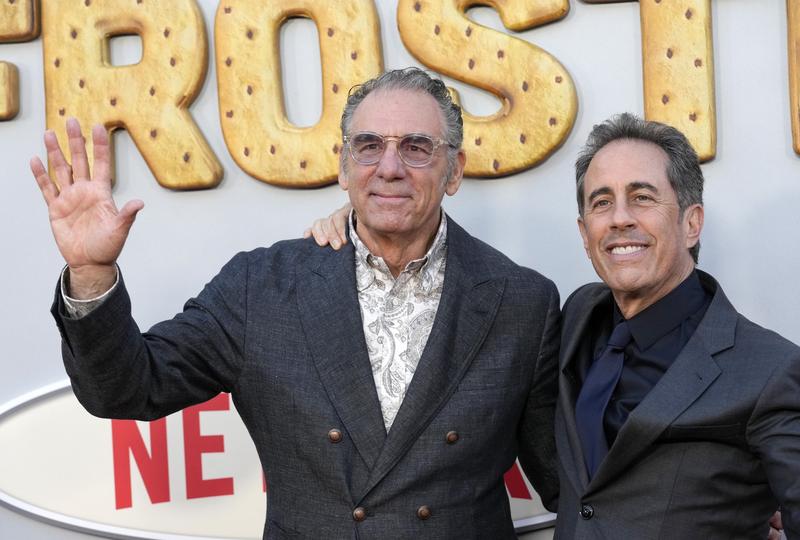Michael Richards alaturi de Jerry Seinfeld la premiera filmului „Unfrosted”, Foto: Chris Pizzello / Associated Press / Profimedia Images