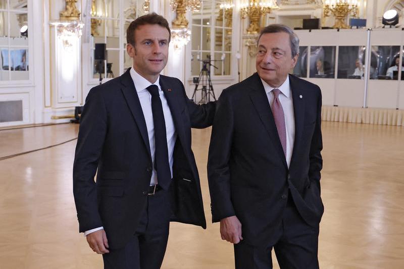 Emmanuel Macron și Mario Draghi, Foto: Ludovic MARIN / AFP / Profimedia