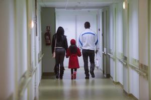 Pacienți pe holul spitalului, Foto: Inquam Photos / George Calin