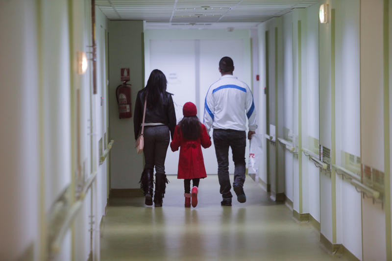 Pacienți pe holul spitalului, Foto: Inquam Photos / George Calin