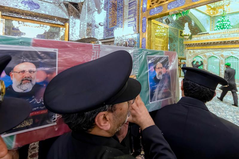 Ceremonia de înmormântare a președintelui Ebrahim Raisi, la sanctuarul Imam Reza din Mashhad, Iran., Foto: Iranian Presidency / Zuma Press / Profimedia