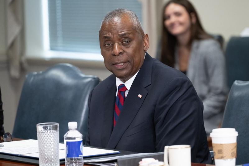 Secretarul american al Apărării, Lloyd Austin, vorbește în timpul unei întâlniri cu omologul său finlandez, Antti Hakkanen, la Pentagon, Washington, 21 mai 2024., Foto: Saul Loeb / AFP / Profimedia Images