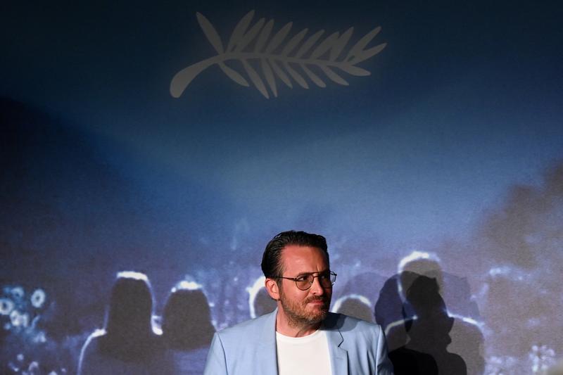 Actorul si regizorul Emanuel Pârvu la Cannes, unde a prezentat filmul „Trei kilometri pana la capatul lumii”, Foto: Julie Sebadelha / AFP / Profimedia Images