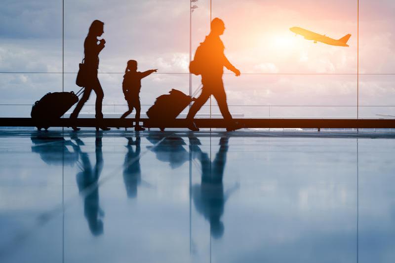 Familie la aeroport, Foto: Shutterstock