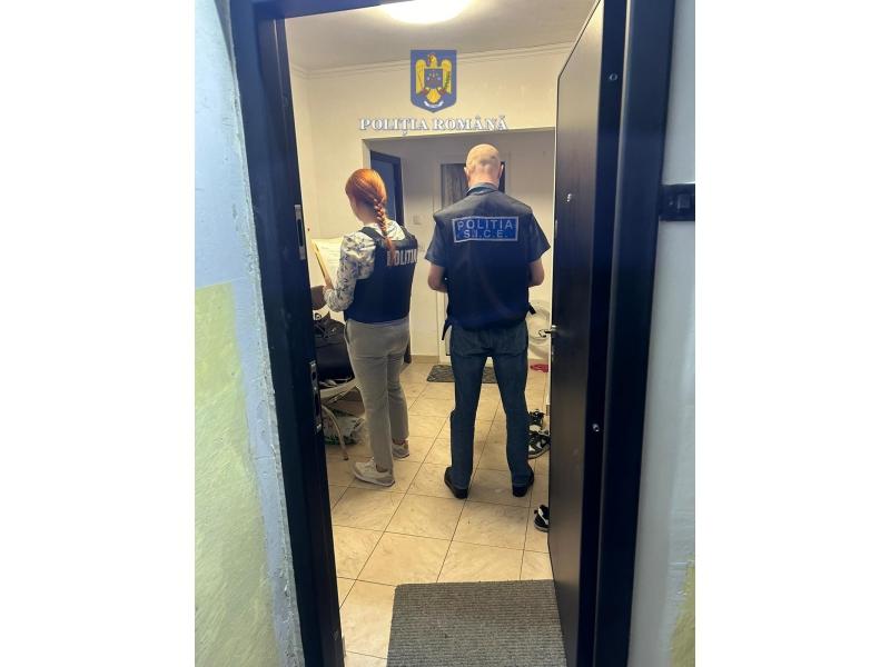 Poliția a făcut cinci percheziții în dosarul de fraudă din Botoșani, Foto: Poliția Română