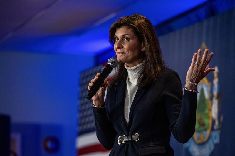 Nikki Haley vorbește în timpul unui miting de campanie la Portland, în Maine, pe 3 martie 2024, Foto: Joseph Prezioso / AFP / Profimedia