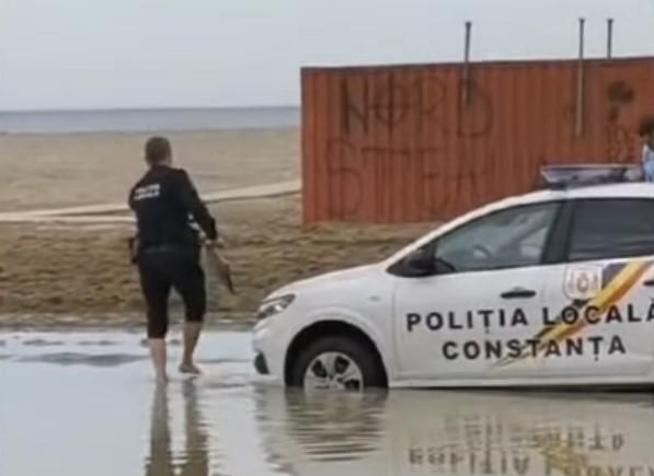 Probleme pentru doi polițiști din Constanța, Foto: Captura YouTube