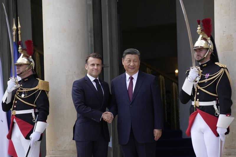 Emmanuel Macron și Xi Jinping, Foto: Christophe Ena / AP / Profimedia