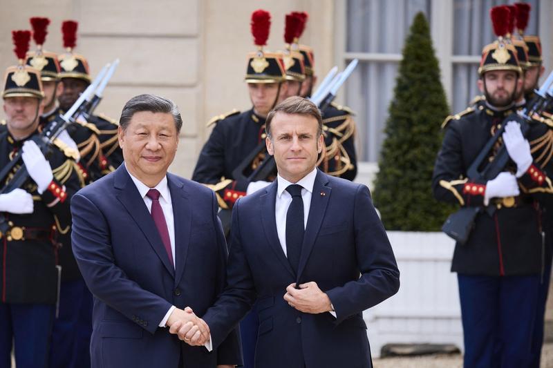 Xi Jinping, altături de Emmanuel Macron în prima oprire a turneului european, Foto: CYRIL MOREAU / Bestimage / Profimedia