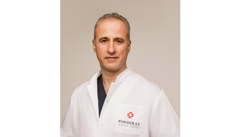 Dr. Vlad Predescu este Chirurg de Excelență în Ortopedie și folosește de peste cinci ani tehnica robotică în operațiile pe care le face, Foto: Regina Maria
