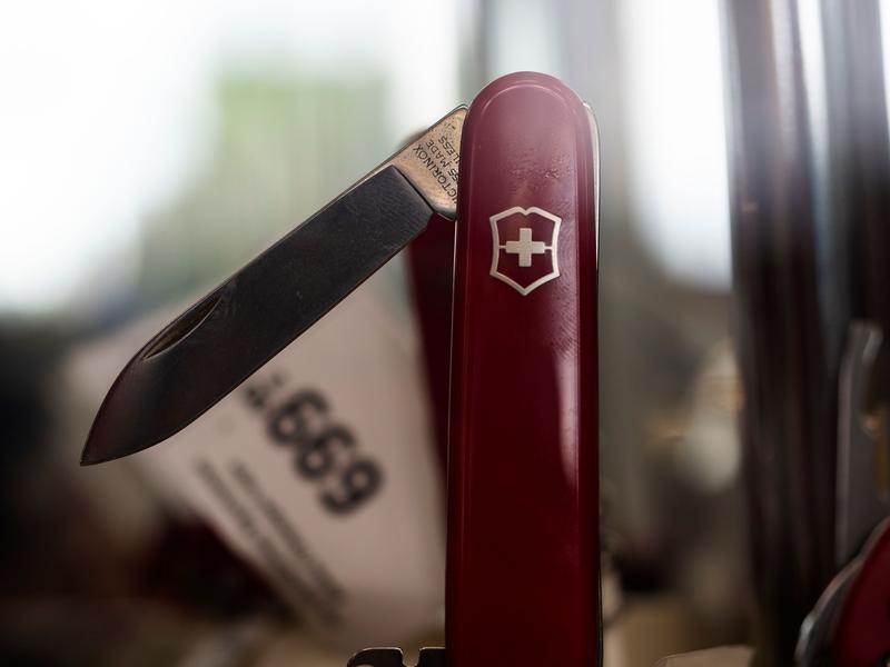 Briceagul elvetian este produs de Victorinox, o firma de familie, Foto: Valera Golovniov-SOPA Images / Shutterstock Editorial / Profimedia