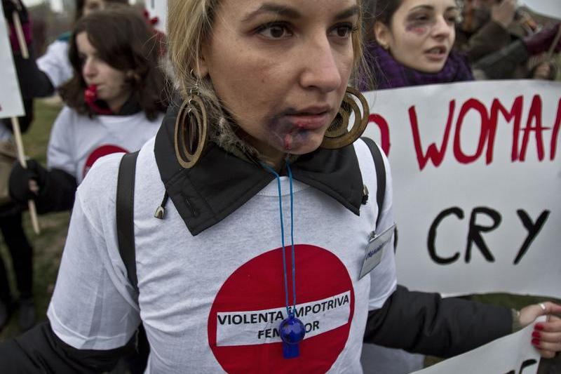 Manifestatie pentru apararea drepturilor femeilor in Romania, Foto: Vadim Ghirda / AP - The Associated Press / Profimedia