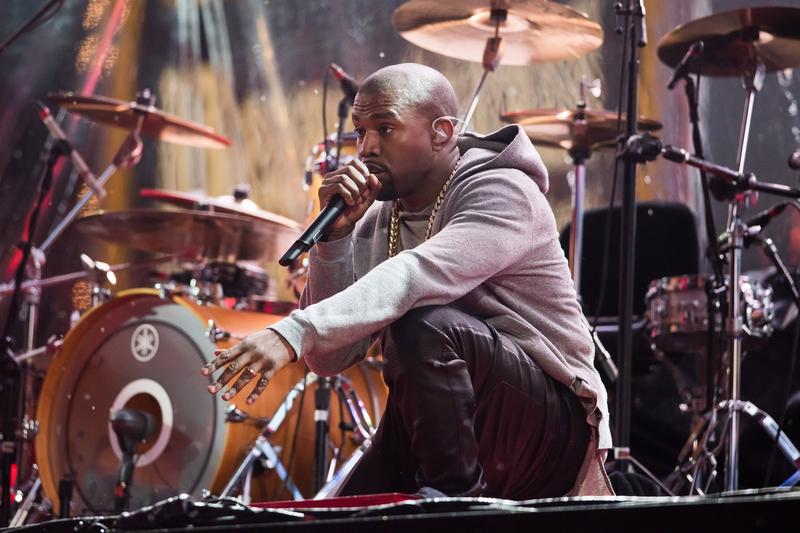 Kanye West in timpul unui concert, Foto: Charles Sykes / Associated Press / Profimedia Images
