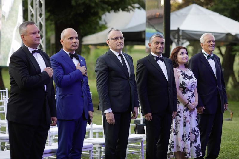 Vlad Oprea, primarul din Sinaia, la o gală a Tineretului PNL, alături de Nicolae Ciucă, Rareș Bogdan, Sorin Cîmpeanu și Theodor Stolojan, Foto: Inquam Photos / George Călin