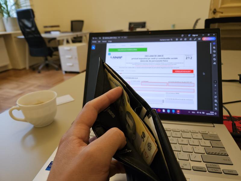 Declaratia unica si plata taxelor, Foto: Hotnews / Florin Barbuta