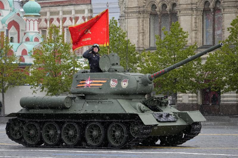 Tanc rusesc T-34 la parada de la Moscova, Foto: Alexander Zemlianichenko / AP / Profimedia