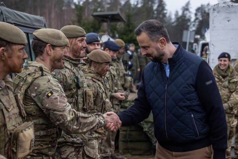 Polonia lansează un program militar pentru 400.000 de persoane