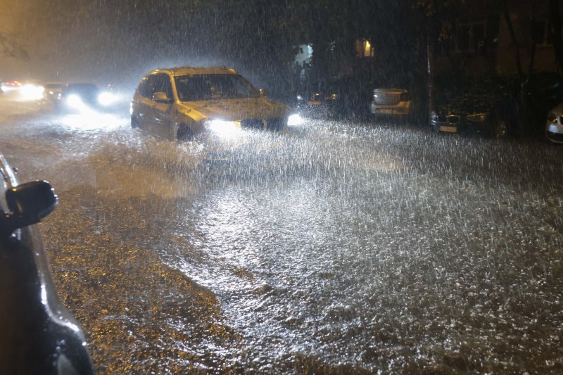 Furtuna puternică si grindină în București (Foto: Inquam Photos / George Călin)