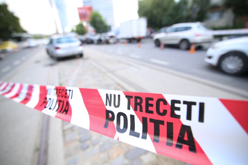 Cinci morți, după un accident între o autocisternă şi un autoturism în județul Suceava, produs de un șofer care a adormit la volan