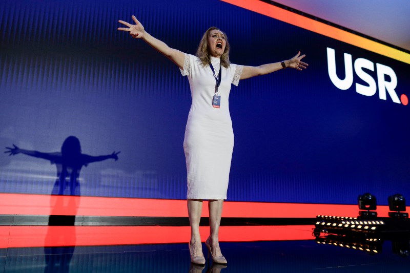 VIDEO Elena Lasconi va fi candidatul USR la alegerile prezidențiale. Apel către Nicolae Ciucă, „un domn cumsecade”, să o susțină