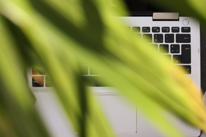 Cu laptopul în concediu? Cum funcționează „workation”, noul stil de muncă în care îmbini jobul cu vacanța, de oriunde te-ai afla