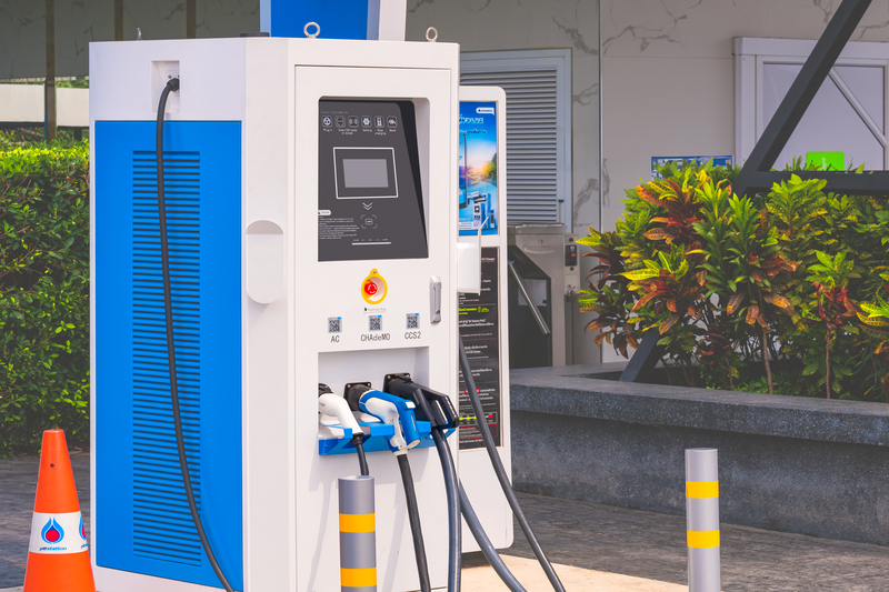 OMV Petrom virează spre mașinile electrice / Cererea de carburanți clasici va scădea din 2030