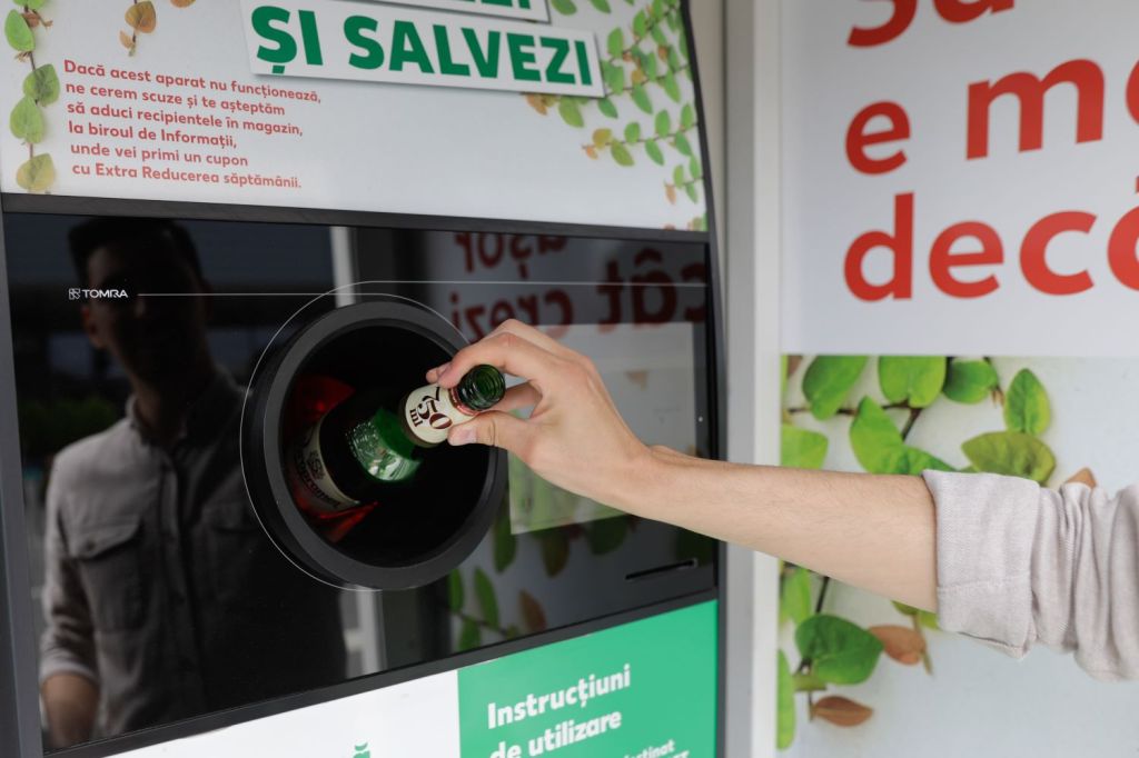 Aparat de reciclat ambalaje SGR. Foto: Cateyeperspective | Dreamstime.com