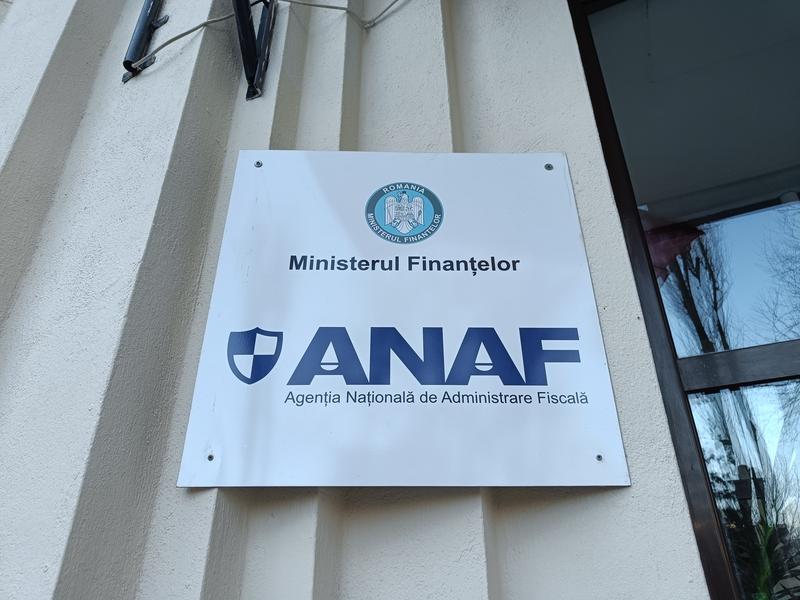 Românii care vând și cumpără locuințe vor trebui să ia un certificat de atestare fiscală de la ANAF / Vor trebui să-și plătească datoriile la Stat, dacă au