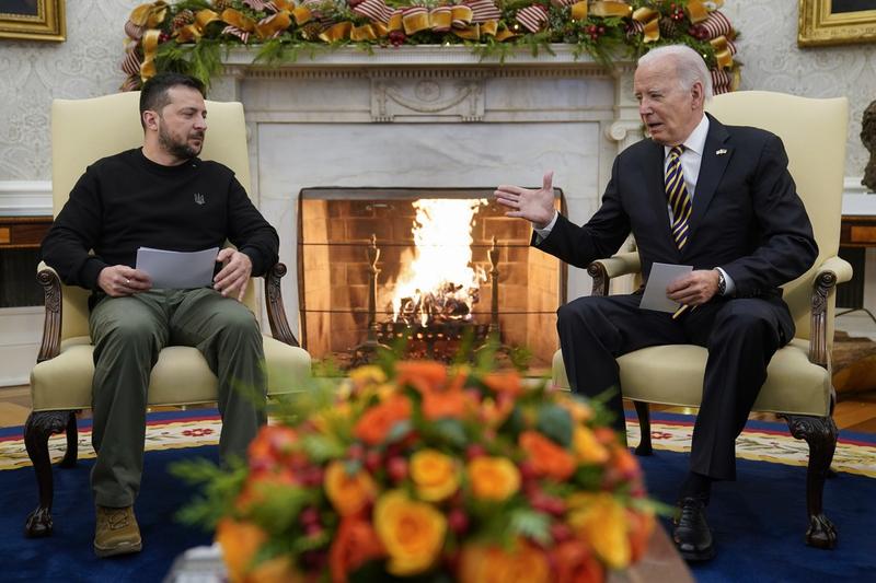 Joe Biden si Volodimir Zelenski, Foto: Evan Vucci / AP / Profimedia
