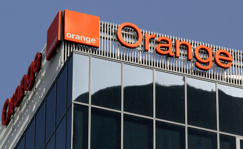 Clădire Orange din România, Foto: LCVA | Dreamstime.com