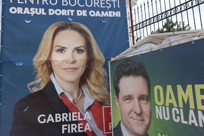Panouri electorale cu Gabriela Firea și Nicușor Dan, Foto: Inquam Photos / George Călin
