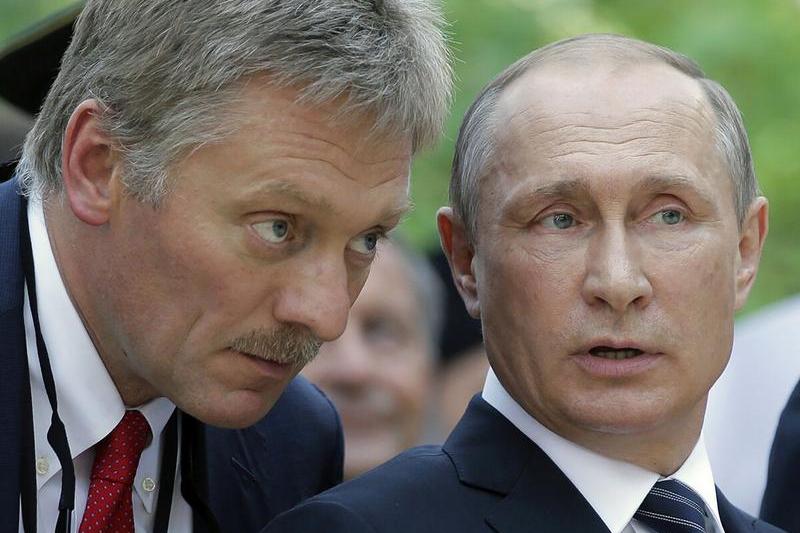 Dmitri Peskov, alături de Vladimir Putin, Foto: Not supplied / WillWest News / Profimedia