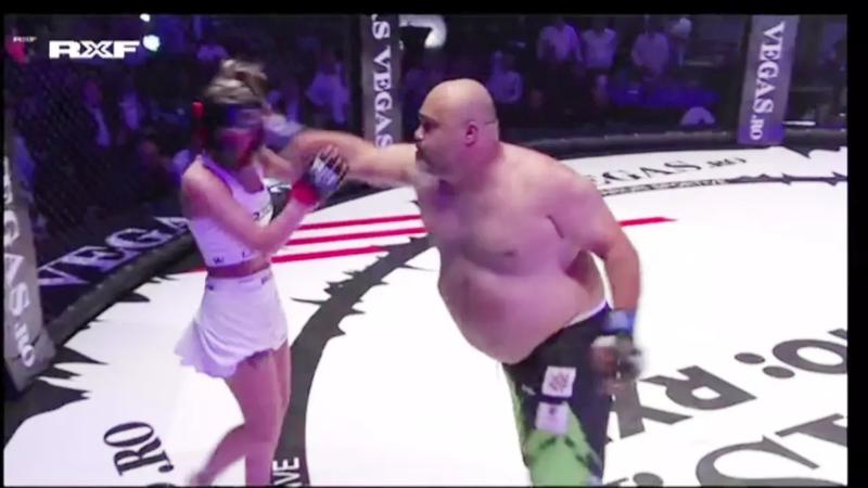 Imagine din lupta dintre „Perversul” și cele două femei, Foto: GSP.ro