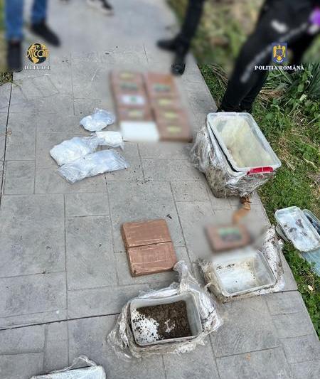 14 kilograme cocaină, depistate de procurorii DIICOT în Mihăilești, Giurgiu , Foto: DIICOT