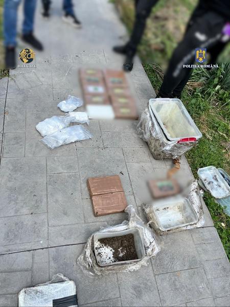 14 kilograme cocaină, depistate de procurorii DIICOT în Mihăilești, Giurgiu , Foto: DIICOT