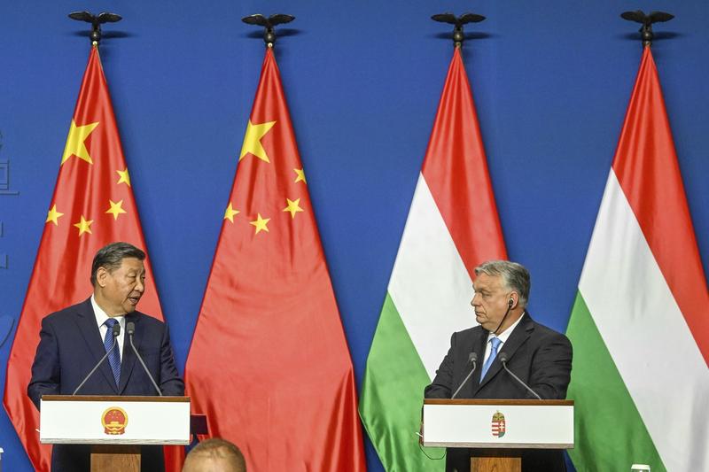 Xi Jinping si Viktor Orban, Foto: Szilard Koszticsak / AP / Profimedia