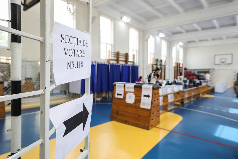 Secție vot la alegerile din iunie 2024, Foto: Inquam Photos / Simion Sebastian Tataru